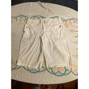 International concepts Inc. women’s white w rhinestone buttons Bermuda shorts 12